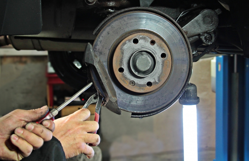 garagiste-THEOULE SUR MER-min_auto-repair-1954636